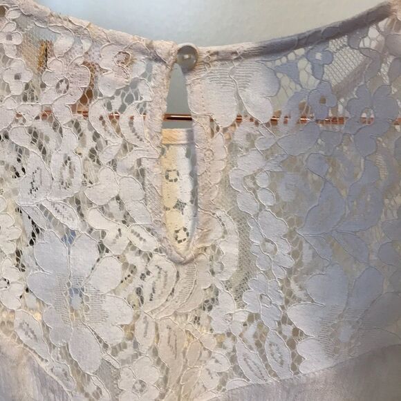 Blouse with embroidery throughout - Picture 6 of 6